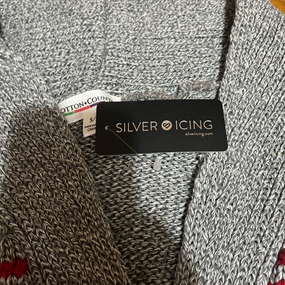 Brand new, with tags, Silver Icing Cotton Country Women’s Canada sweater - Picture 2 of 4